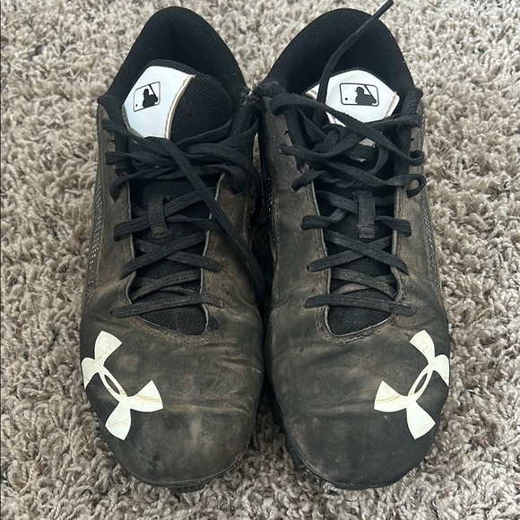 Under Armour Youth baseball cleats - Picture 2 of 5